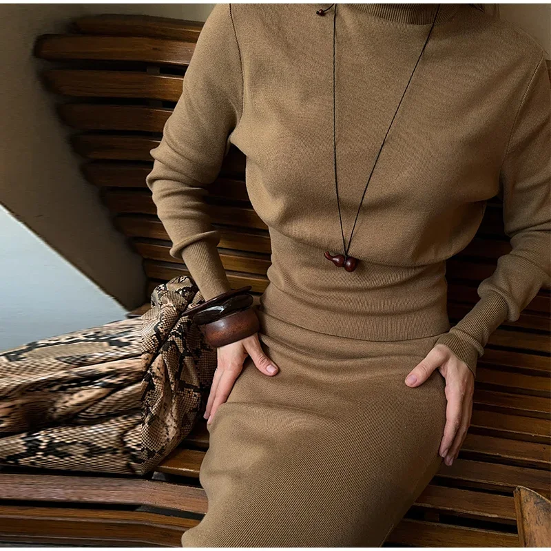 Damen-Rock-Set, 2-teilig, gestrickter Rollkragenpullover mit langen Ärmeln, tailliert, figurbetont, langer Rock, schickes Damen-Outfit – Detail 21