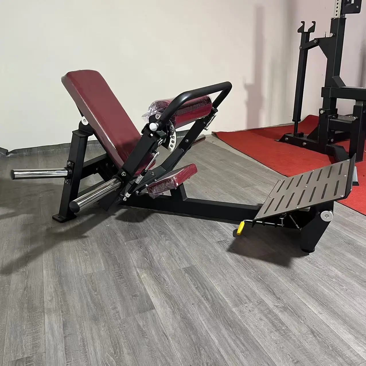 

Steel Hip Thruster Gym Machine Fitness Auxiliary Equipment for Strength Training Chest Back Shoulder Legs Arms Workout Squatting