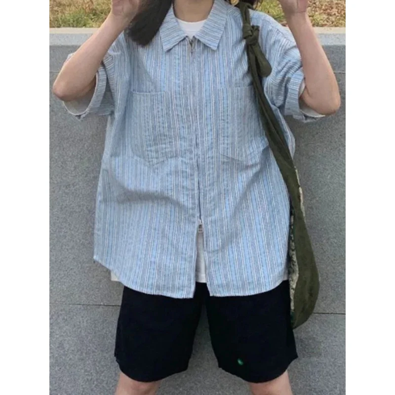 بلوزة نسائية صيفية فضفاضة مخططة بأكمام قصيرة موديل 2024 بجيب Y2k بلوزات جمالية تناسب كل مباراة قميص هاراجوكو ياباني غير رسمي على الموضة