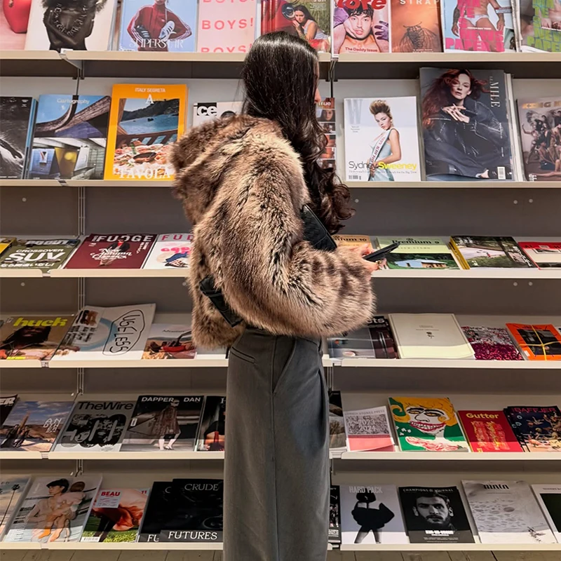 2025 شيك رشاقته رقيق معطف قصير للنساء عادية فو الفراء فضفاض مقنعين طويلة الأكمام البني سترة الشتاء الفاخرة معطف دافئ #4