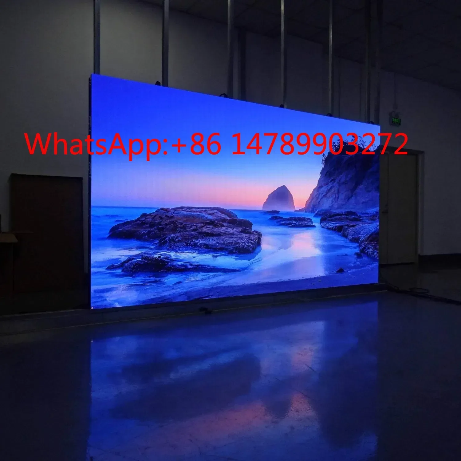 

High Clarity Color Saturation LED Screen Indoor Outdoor Commercial Display Wall