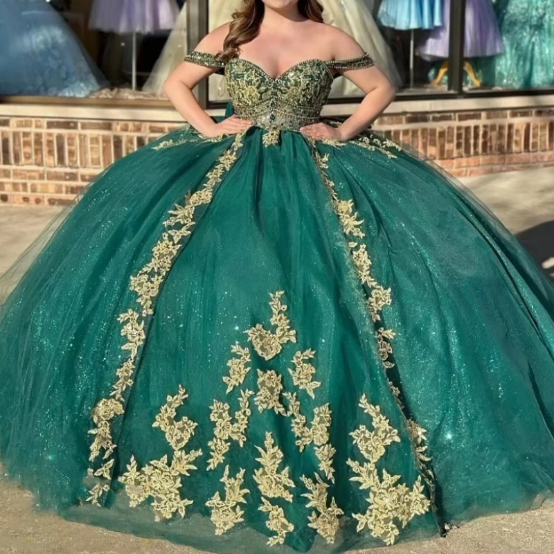 

Customized Mexican Emerald Green Women Birthday Party Prom Dresses Crystal Lace Applique Bow Puffy Vestido De xv Quinceanera 15
