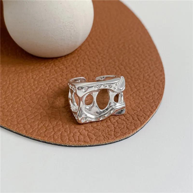

Wholesale S925 Sterling Silver Retro Square Texture Hollow Ring Korean Fashion Niche Design Wedding and Gift Jewelry