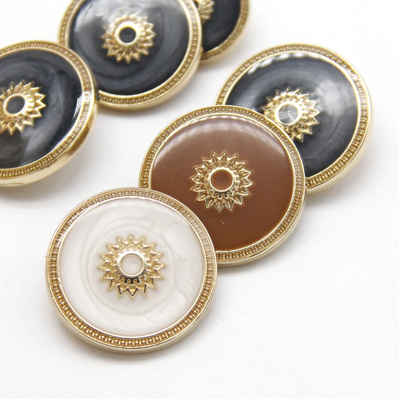 HENGC Retro Sun Flower Gold Metal Decorative Buttons For Clothing Vintage Coat Sweaters Jacket Sewing DIY Accessories Wholesale