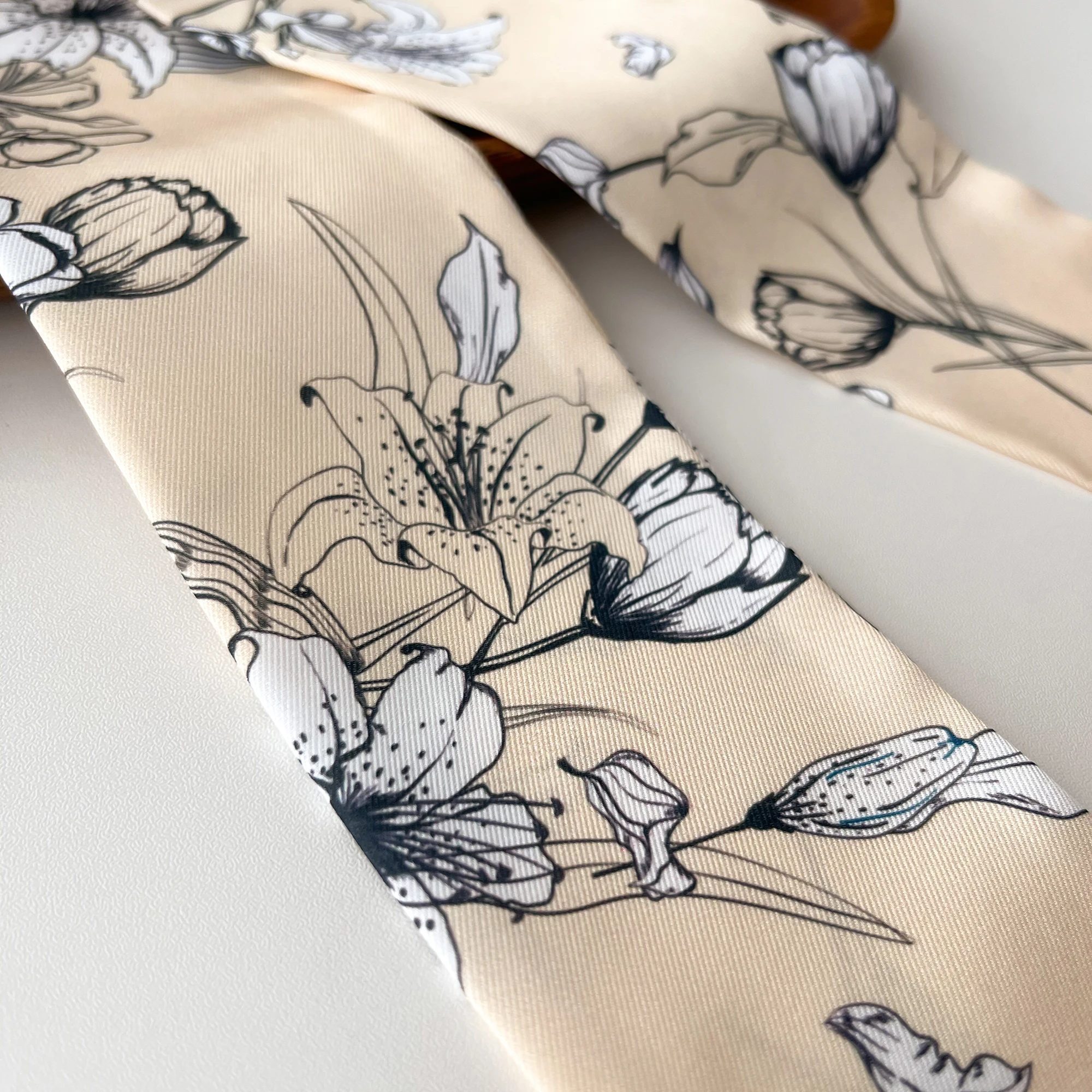Europe 2024 Fashion New National Style Small Nroken Flower Women\'s Decorative Twill Binding Bag Handle Silk Scarf Ribbon Scarf