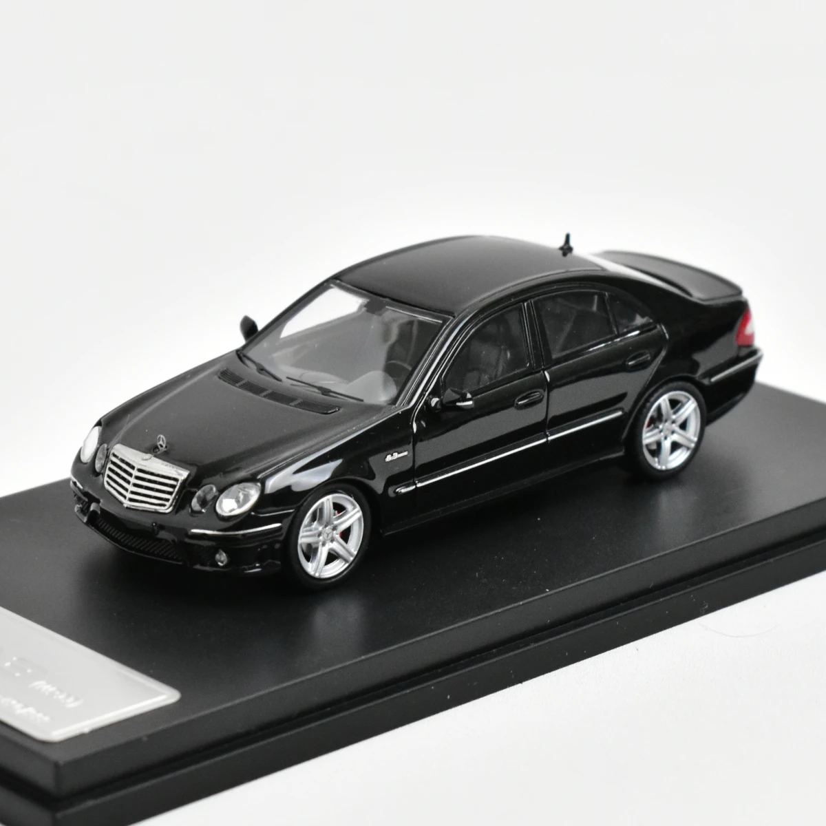 MK MODEL 1:64 E63 W211 Diecast Model Car