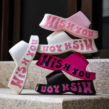 夏日字母印花坡跟拖鞋 女款時尚厚底涼鞋 女款戶外防滑雲朵拖鞋 10 最佳銷售 設計師坡跟鞋 - №3