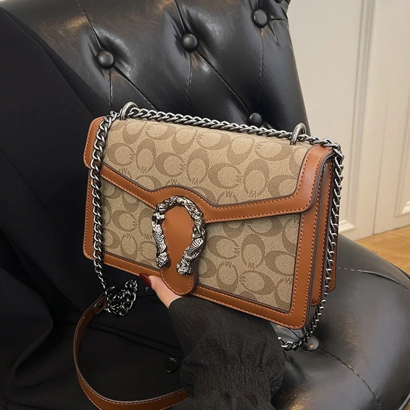 

Роскошная, нишевая, изысканная и классическая маленькая квадратная сумка для женщин, новая модель 2026 года, с цепочкой-ремешком, в ретро-стиле, c