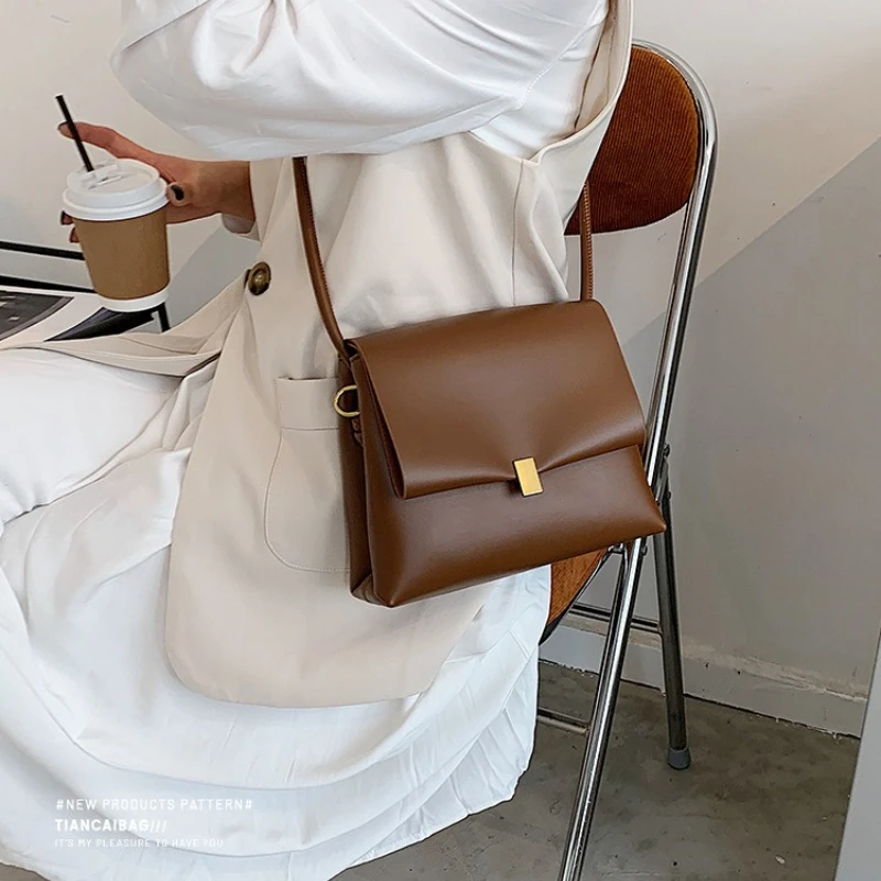 

Foreign-style retro small bag female 2025 new tide fashion net red hundred with ins texture spring and summer shoulder crossbody