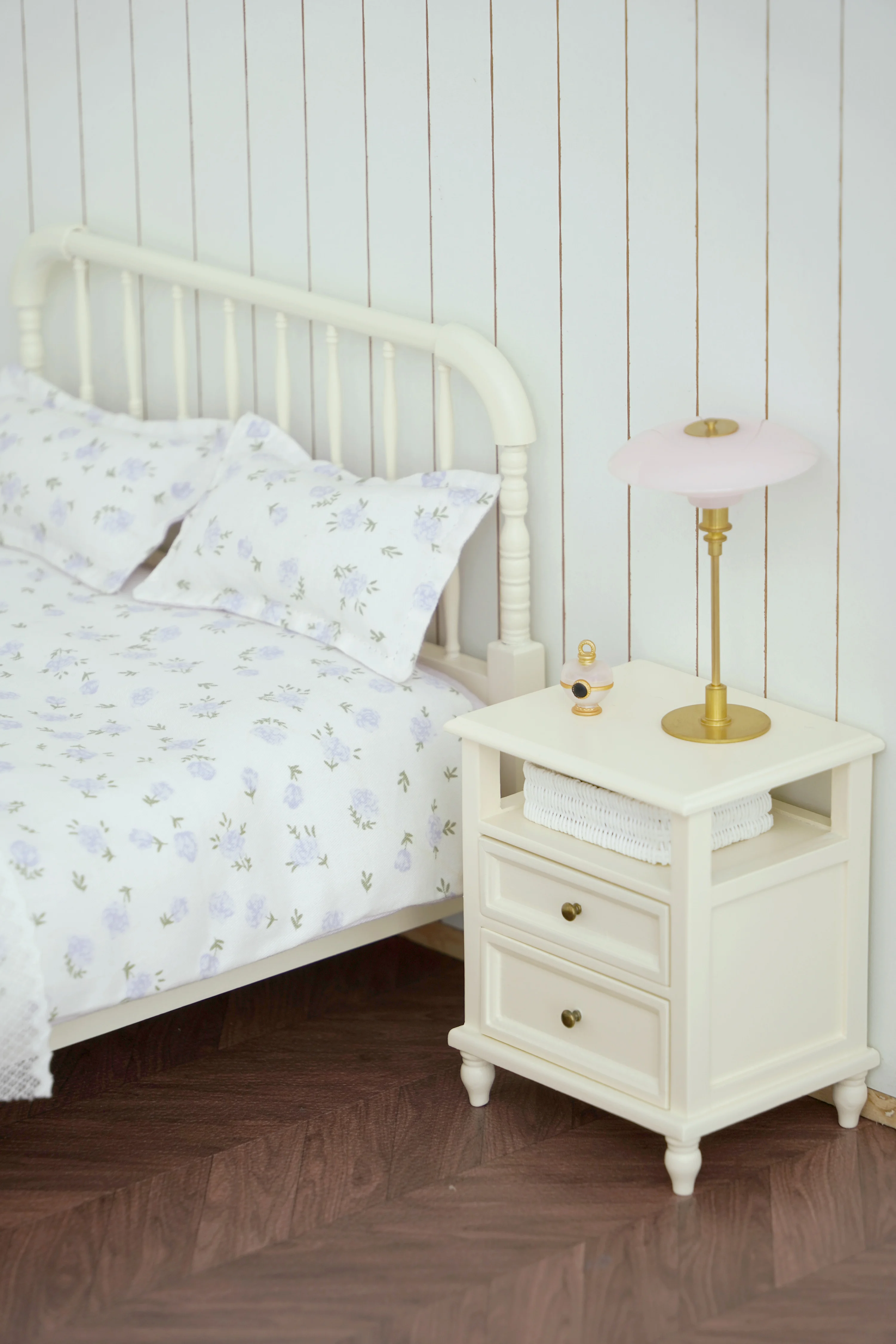 1/6 bjd ob11 ミニチュアドールハウス家具ミニモデル無垢材ベッドサイドテーブル