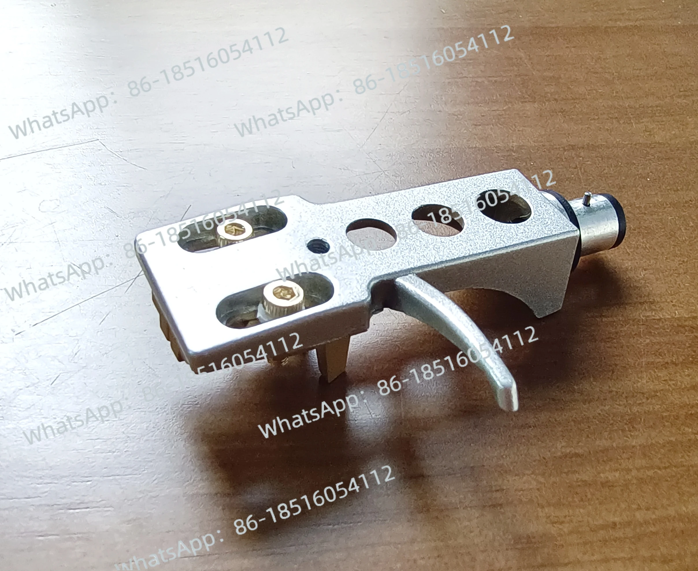 

New vinyl head stand, vinyl, delivery of four cables