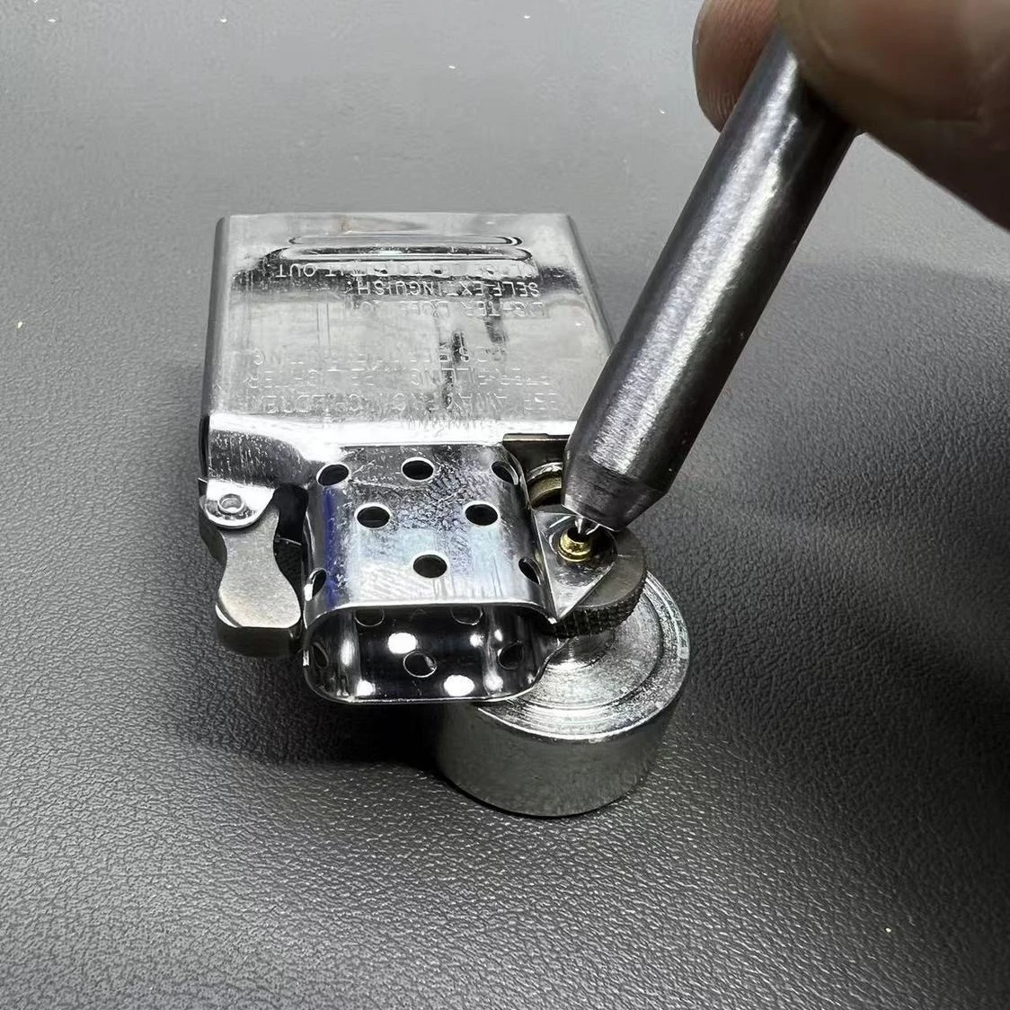 2-In-1 Install Steel Wheel's Hollow Out Rivets Stainless Steel Base Punch Tool Set For Zippo Zorro Lighter DIY Repair Gadgets