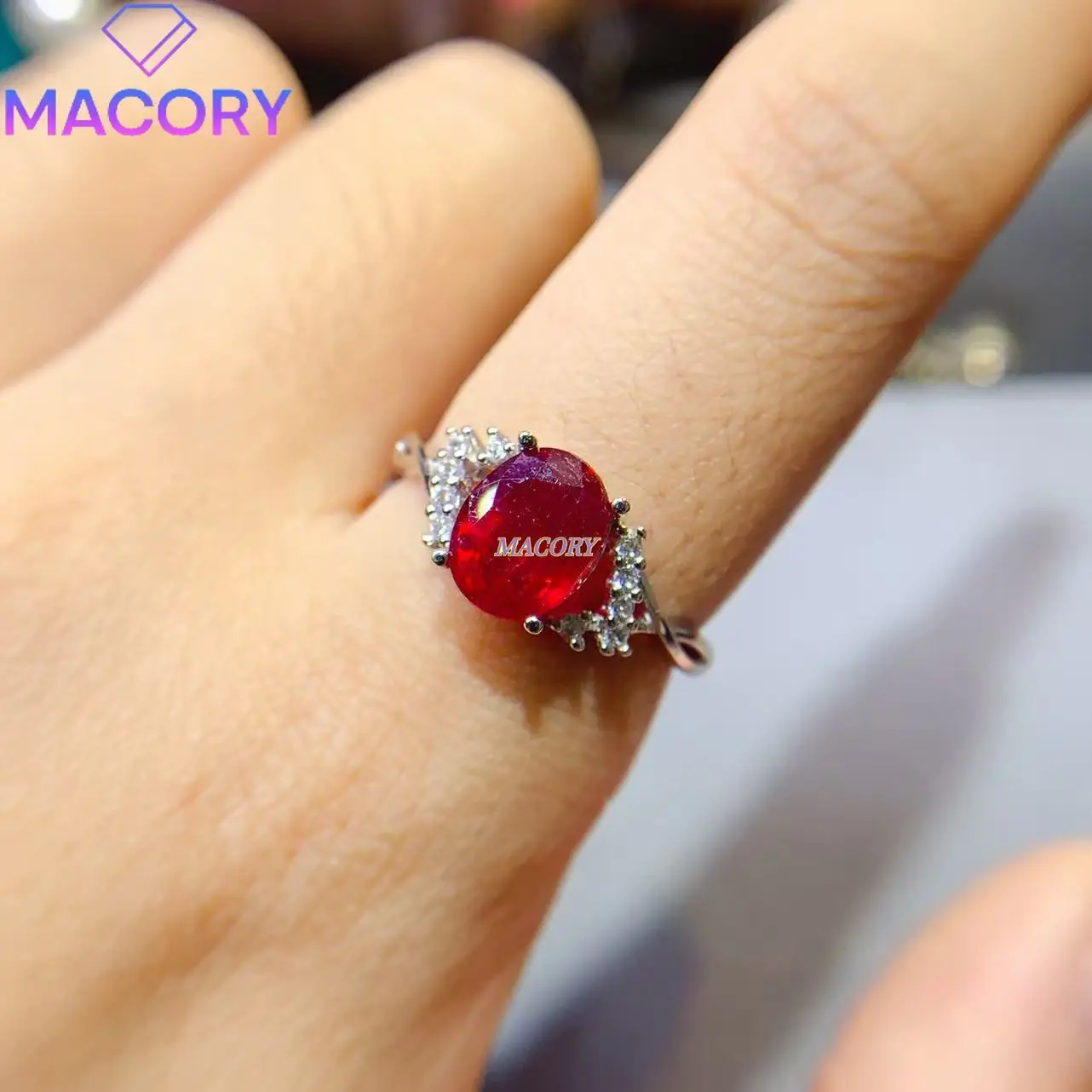 

Новое женское кольцо с рубином, бутик ювелирных изделий из стерлингового серебра 925 пробы, высокое качество, подходит для разных праздников.