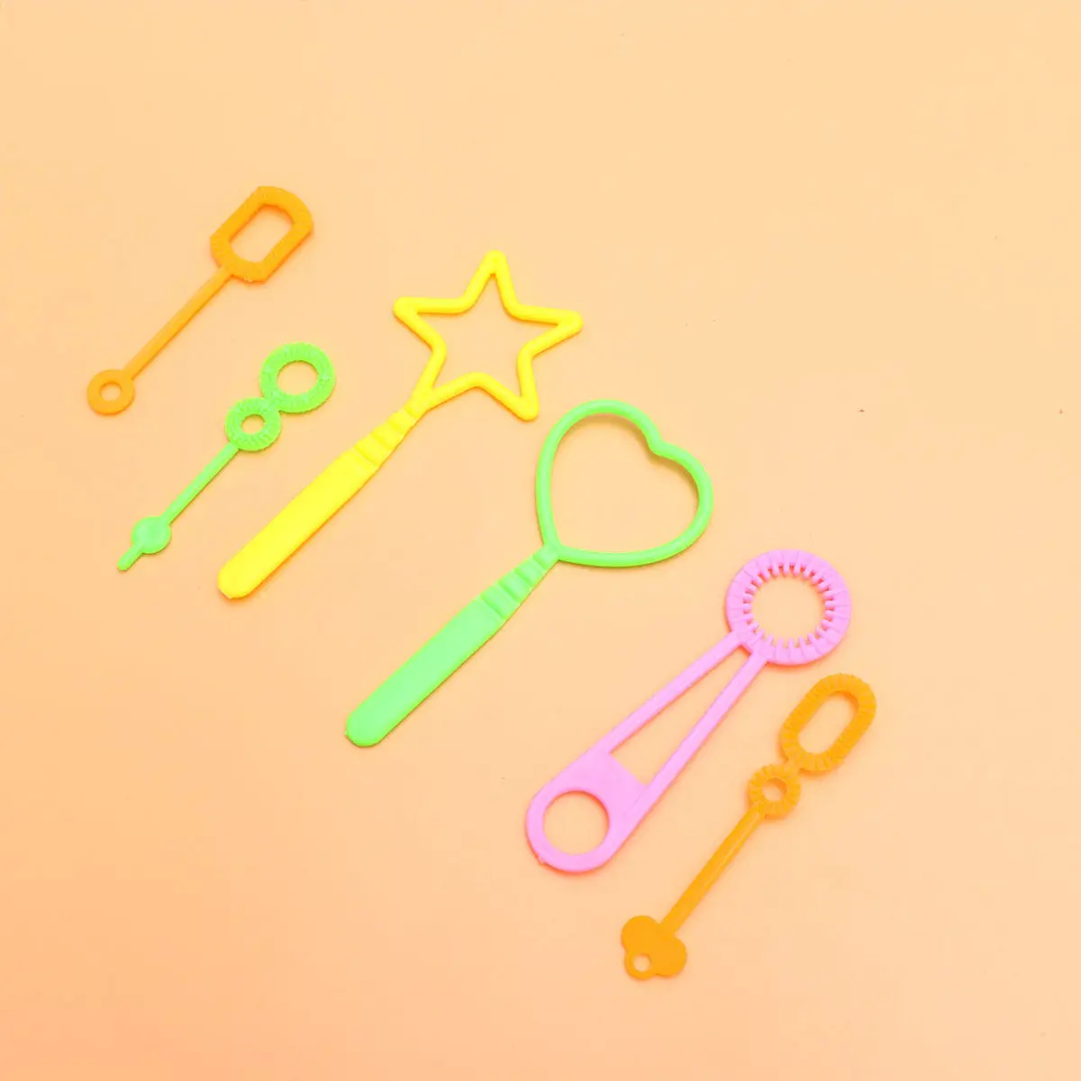 

16Pcs Bubble Stick Set Cartoon Crab Shape Multi-Size Handheld Bubble Water Tray for Kids Beach Party Fun Outdoor Activities