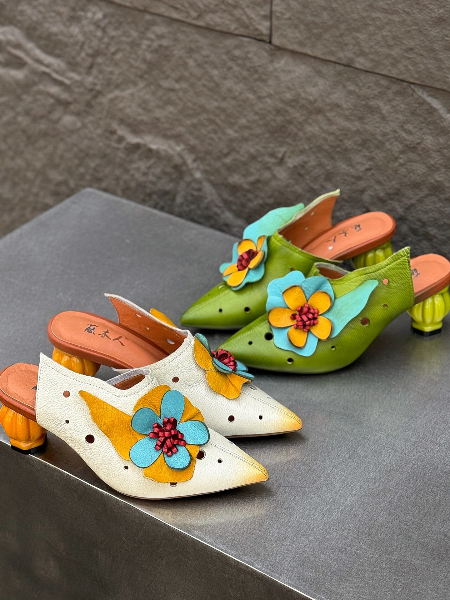 Leather High Heel Pointed Toe Mules New Summer Hollow out Sandals Flower Decoration Ladies Slippers Outdoor Wear Women Shoes