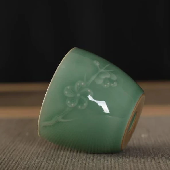 Long Quan Celadon Plum Green Hand-carved Plum Blossom Pattern Teacup Ceramic Owner Cup Ling Min