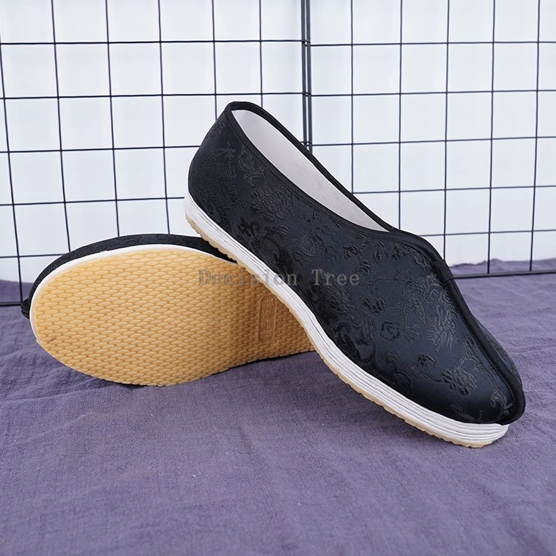 أحذية قماشية تقليدية صينية مصنوعة يدويًا لعام 2025 للرجال صيفية جديدة بنمط تنين أسود صيني فنون الدفاع عن النفس أحذية قماشية للرجال a001