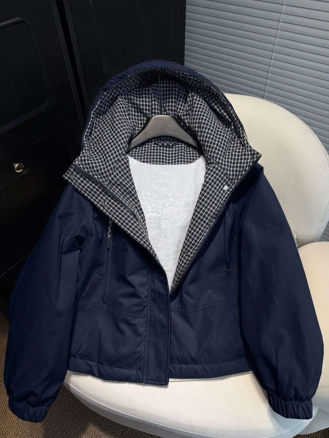 

2026 Autumn and Winter Women's Cotton Jacket Commuting Windproof Hooded Parkas