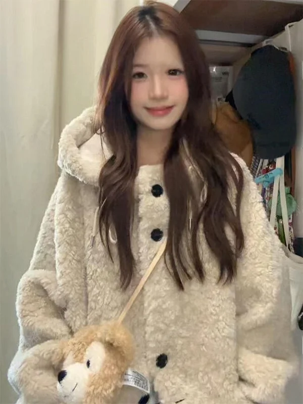 

Корейская винтажная женская зимняя куртка с капюшоном из длинного меха ягненка, плюшевое пальто в стиле Lazy Style с пуговицами