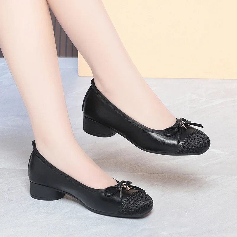 通気性抜群、快適で可愛いリボン付き、浅履きソフトレザーシューズ、レディースフラットシューズ、2026年春、オフィスやママ向けのバレリーナシューズ
