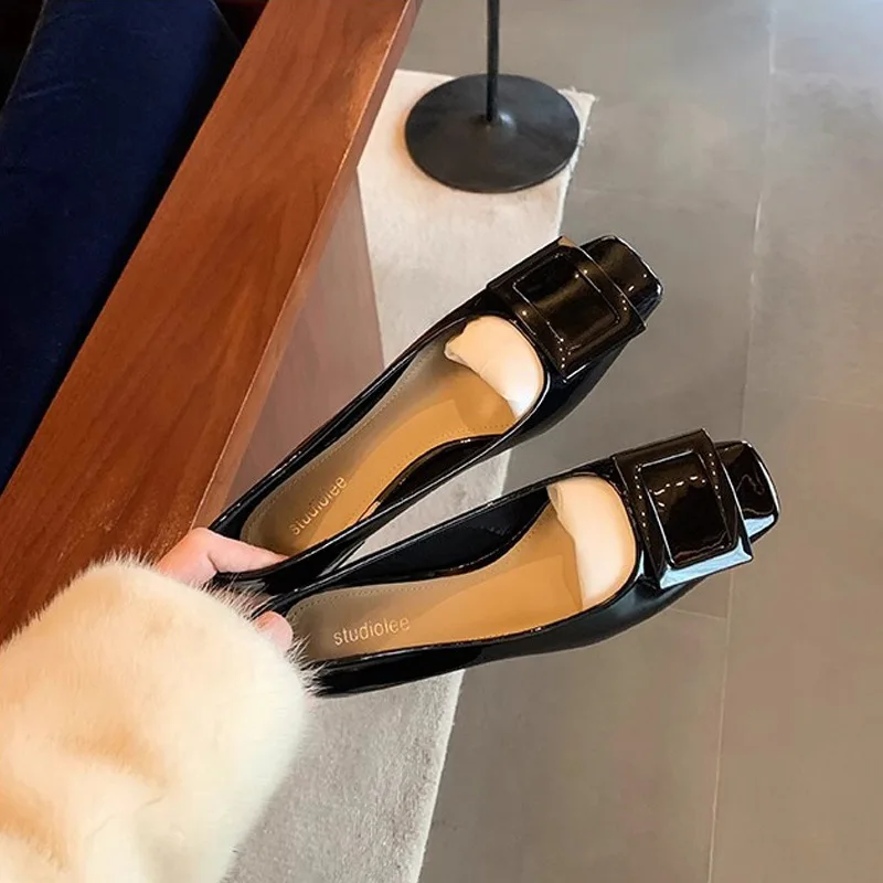 Classic square buckle commuting thick heel shoes, gentle style square head elegant temperament, high heel single shoes for women