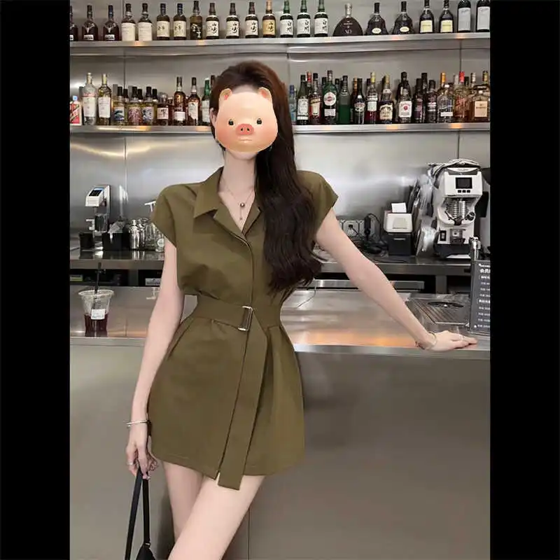 

Элегантный модный комплект для женщин: топ с коротким рукавом и поясом, укороченный, и шорты. Новинка осени. Повседневный костюм-двойка.