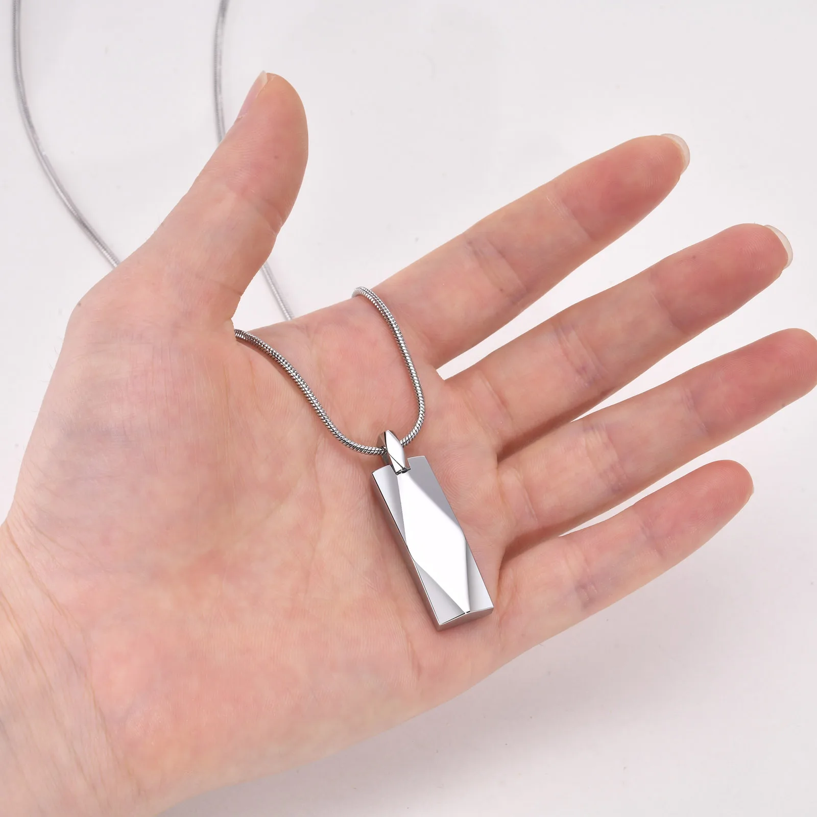 Vnox 3D Bar Rectangle Necklaces for Men Women, Waterproof Stainless Steel Geometric Pendant Collar with Chain Jewelry