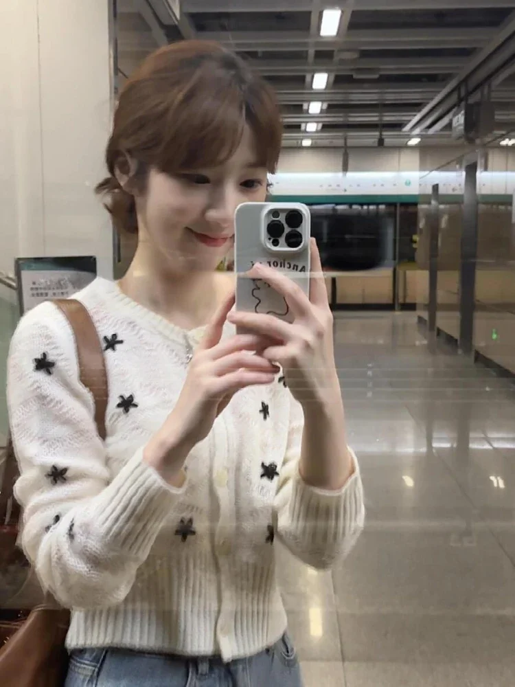 Y2kความงามหวานContrastสีดอกไม้เสื้อสเวตเตอร์ถักฤดูใบไม้ร่วงHarajukuเดี่ยวถักเสื้อกันหนาวGrunge Grunge Cropเสื้อกันหนาว