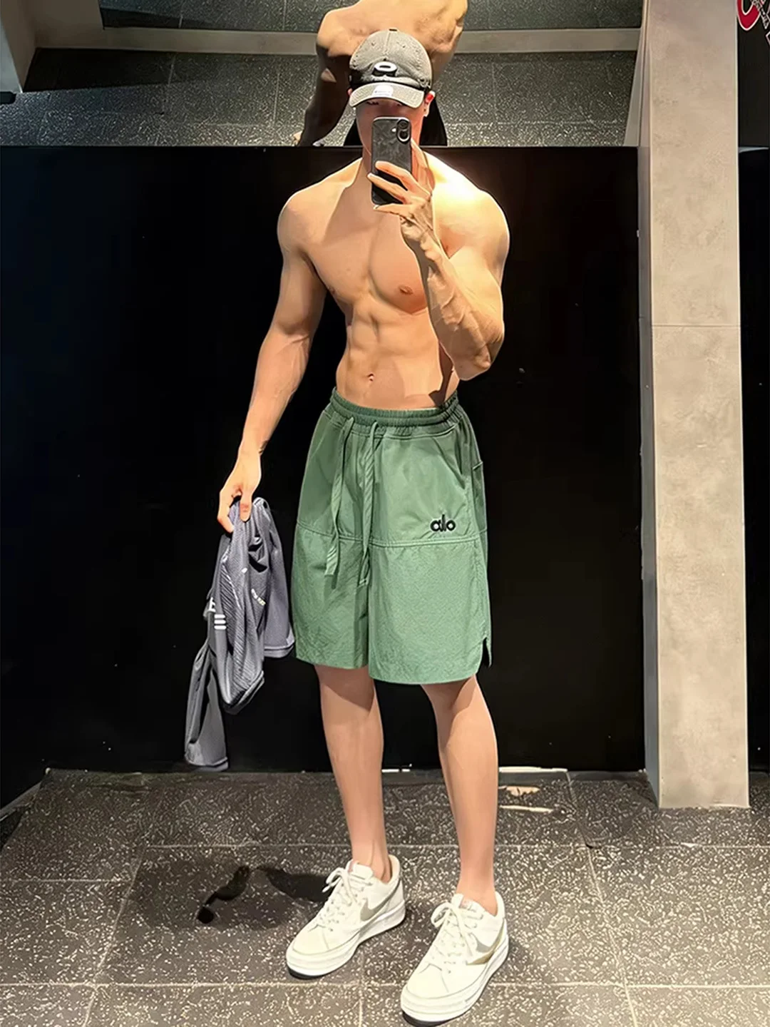 

Dopne Fitn Sports orts Men's Summer Me Breathable Embroidered Qui Dry American Beach Five-Quarter Pants