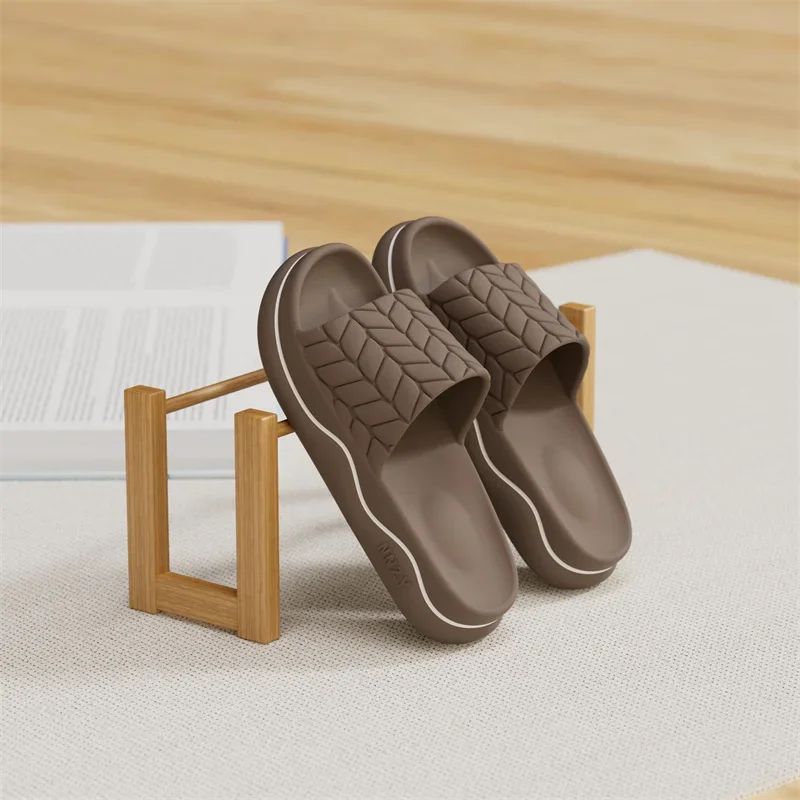 النساء الصيف سميكة وحيد المضادة للانزلاق النعال الرجال المنزل داخلي في الهواء الطلق صنادل شاطئ أزياء السيدات سحابة الأحذية
