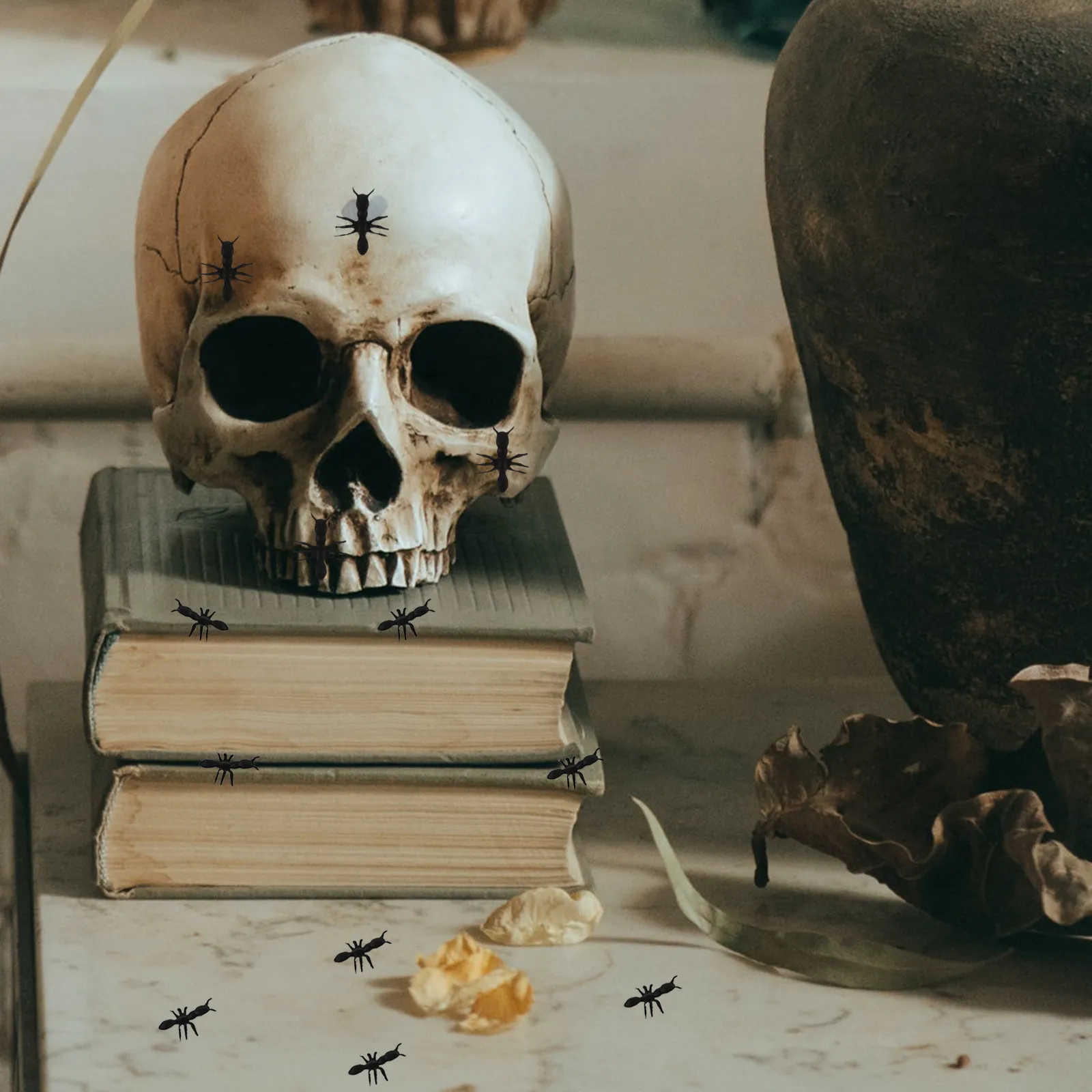 

50 шт. Реалистичные пластиковые муравьи-имитации для Хэллоуина, декор в виде насекомых, реквизит для розыгрышей, для входной двери, крыльца, гостиной, вечеринки