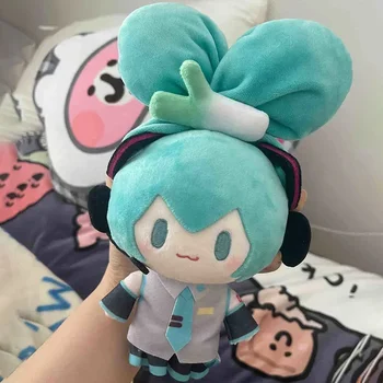 Hatsune Miku Kawaii Q versión figura de peluches, muñeca de peluche periférica de Anime, modelo de colección de juguetes de adorno, regalos, 15cm figuras de anime