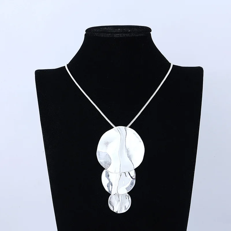

Kaseakia Statement Fashion Long Necklace with Geometric Circular Pendant, Women's Alloy Sweater Chain Jewelry Accessories