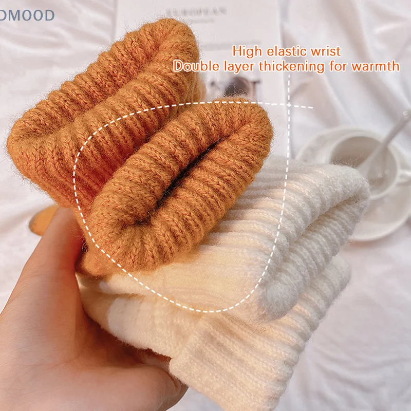 Pineapple Pattern Jacquard Knitted Touch Screen Men And Women Winter Padded Thickened Warm Gloves Factory Direct Sale