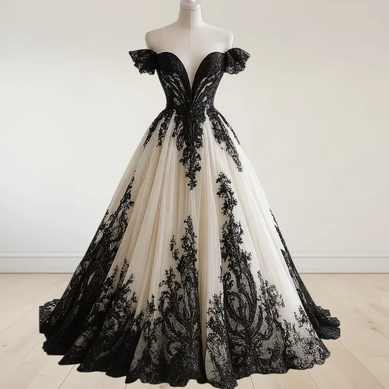 Gothic Ivory Black Wedding Dresses Lace Appliques Off-Shoulder A-Line Long Tulle Bridal Gowns 2026 Vampire Vintage Vestidos