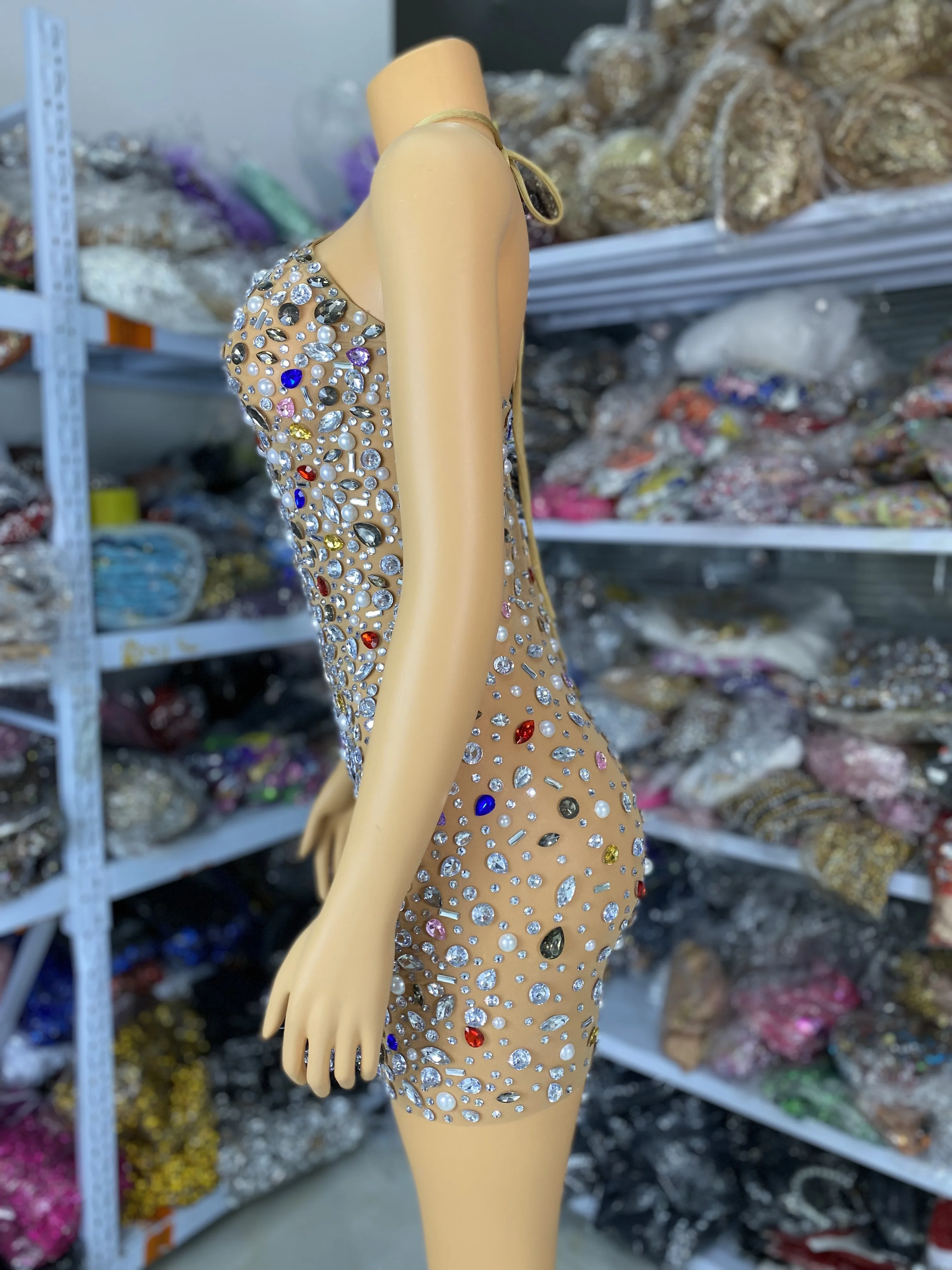 女性の高級カラフルなラインストーンメッシュボディコンミニドレス高弾性イブニングクラブパーティーナイトバー DJ ゴーゴードレスステージ衣装