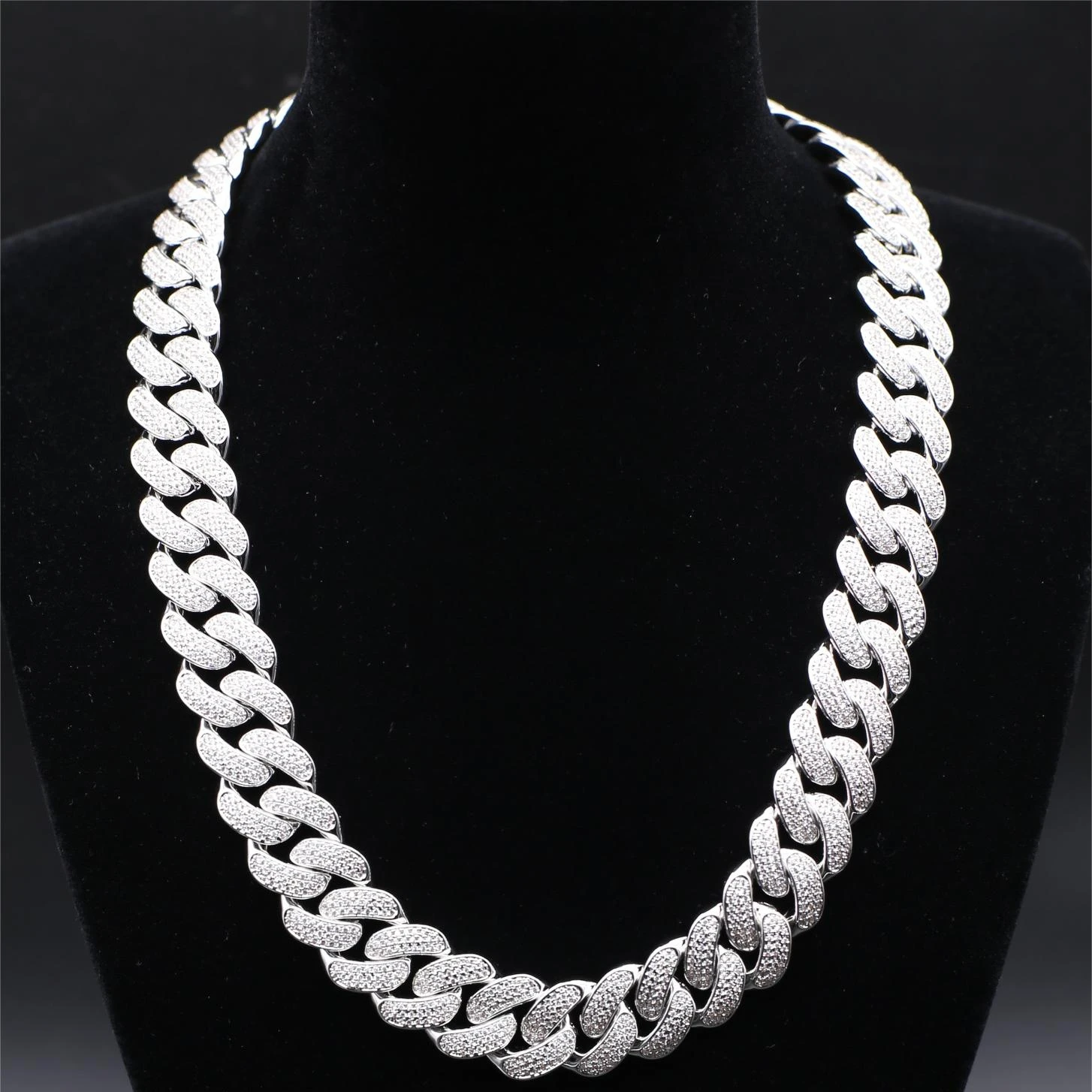 

Wholesale 18K Gold Plated Iced Out Prong Miami Cuban Link Chain 10mm 14mm 19mm Hip Hop Necklace Men Jewelry Custom Moissanite