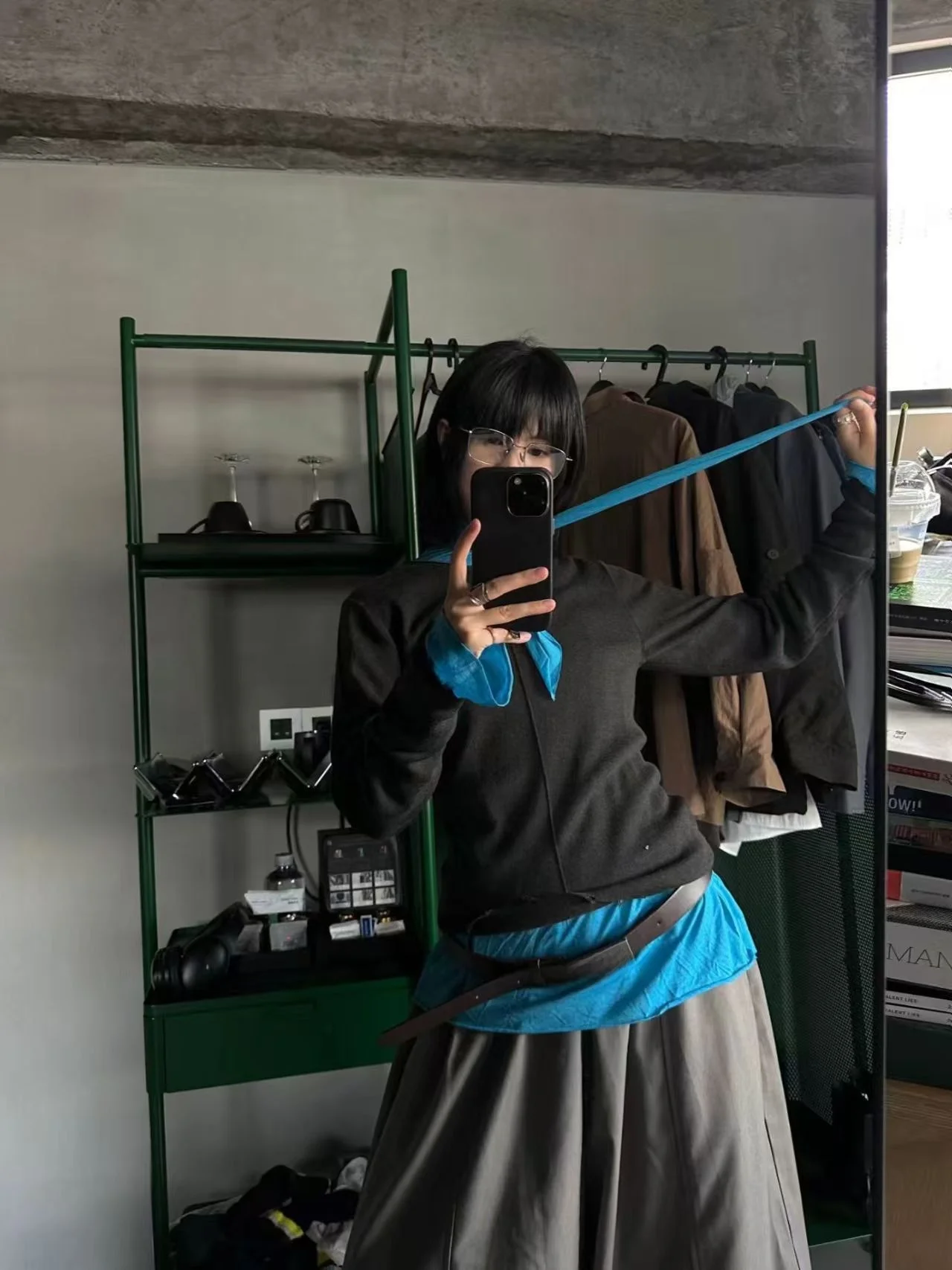 

Долговечный универсальный шарф-платок из шерсти и шелка для женщин, весенняя модная коллекция, художественный дизайн, идеальная посадка