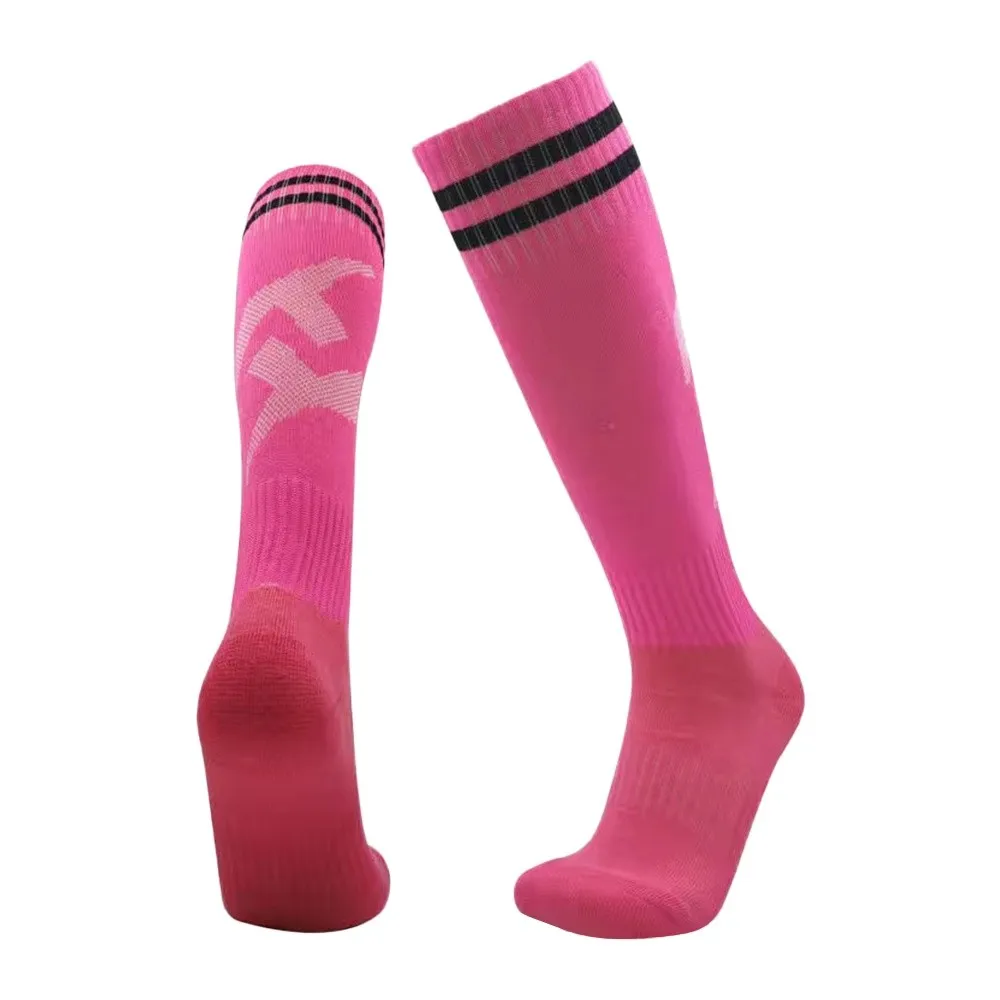 جوارب كرة قدم مضادة للانزلاق طويلة ​ ​ جوارب رياضية عالية للركبة قابلة للتنفس ​ ​   مقاومة للاهتراء ​ ​ نسيج ماص للرطوبة ​ ​   جوارب كرة القدم