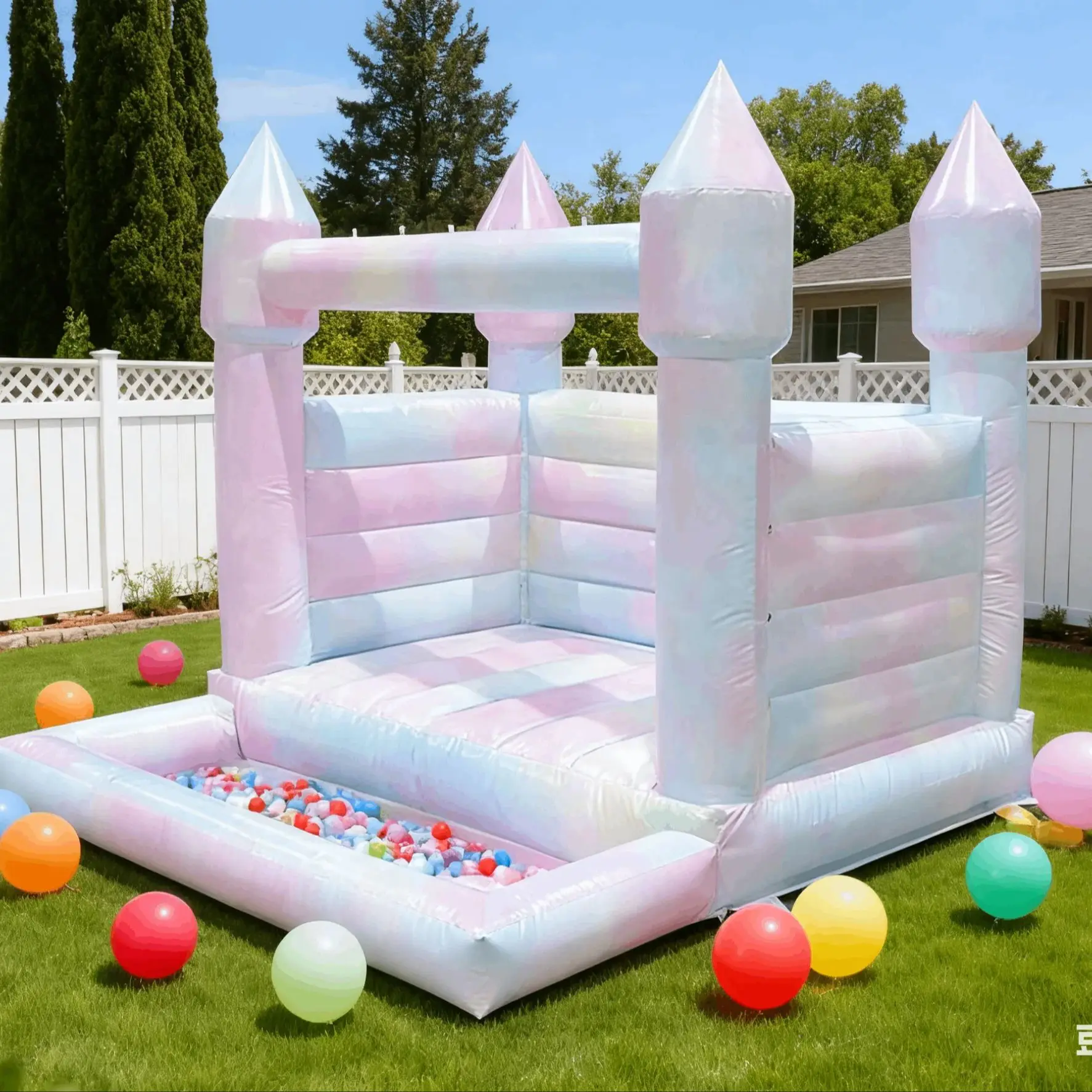 منزل ترتد قابل للنفخ باللون الوردي في الهواء الطلق مع حفرة كروية من مادة PVC لحفلات أعياد ميلاد الأطفال وحفلات الزفاف
