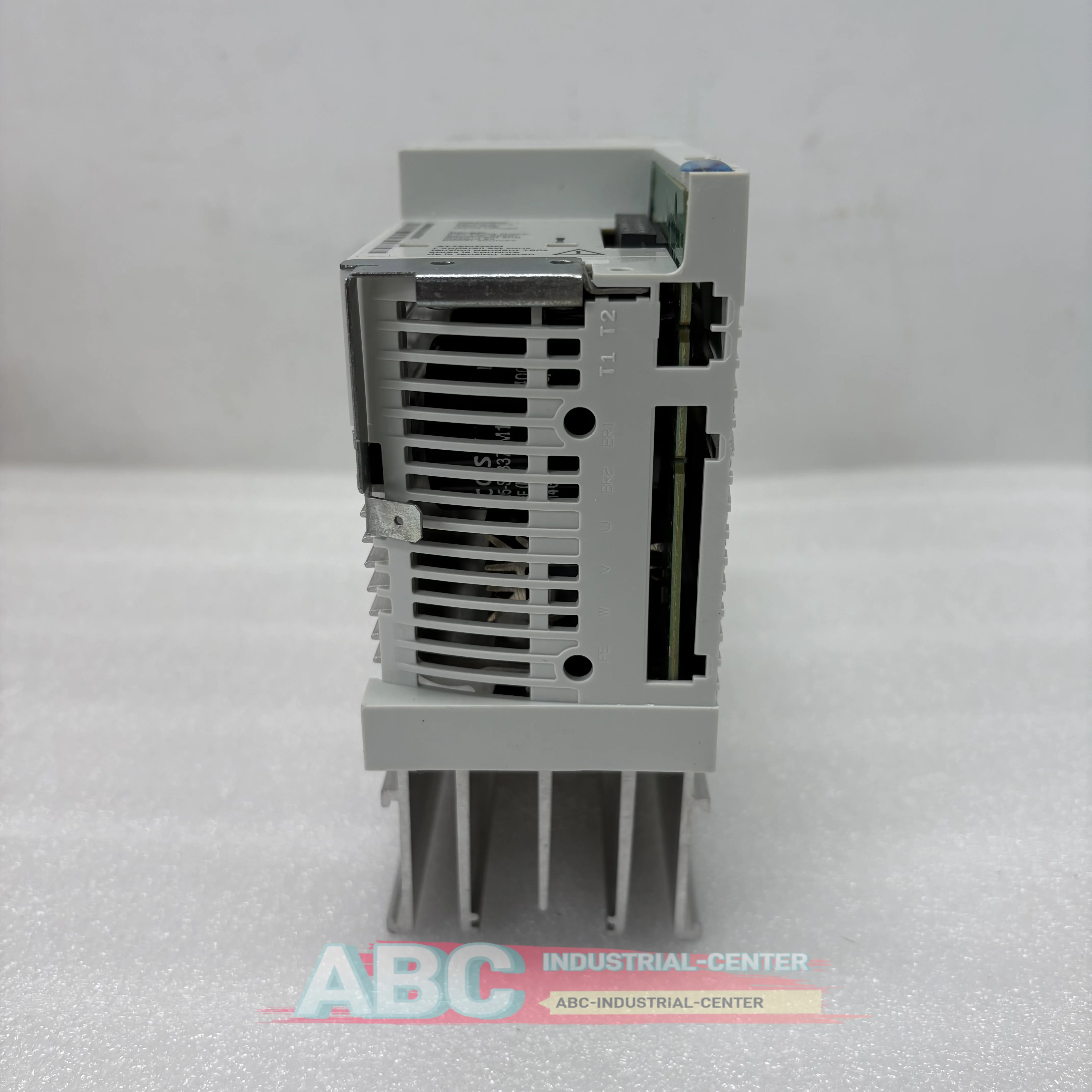 E82EV113K4C แปลงความถี่ E82EV113K4C200 กล่องใหม่