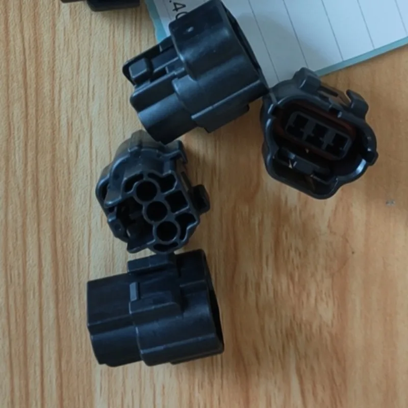 TE  original connector 368523-1 with terminal 174357-2