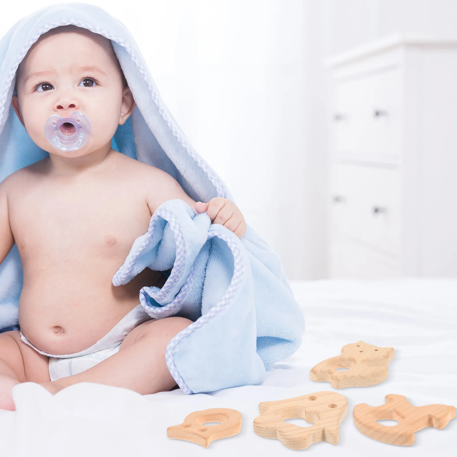 4Pcs Wooden Baby Teether Creative Animal Shaped Safe Infant Teething Gifts Natural Wood Playthings for Toddler Teething Comfort