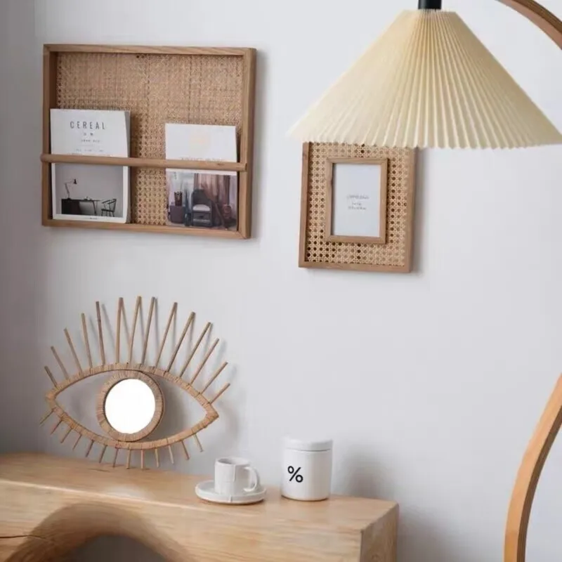 رف كتب مجلة معلق على الحائط من الخشب الصلب من الروطان على الطراز الياباني لغرفة النوم وغرفة المعيشة جدار بسيط لتخزين الكتب رف كتب الصور