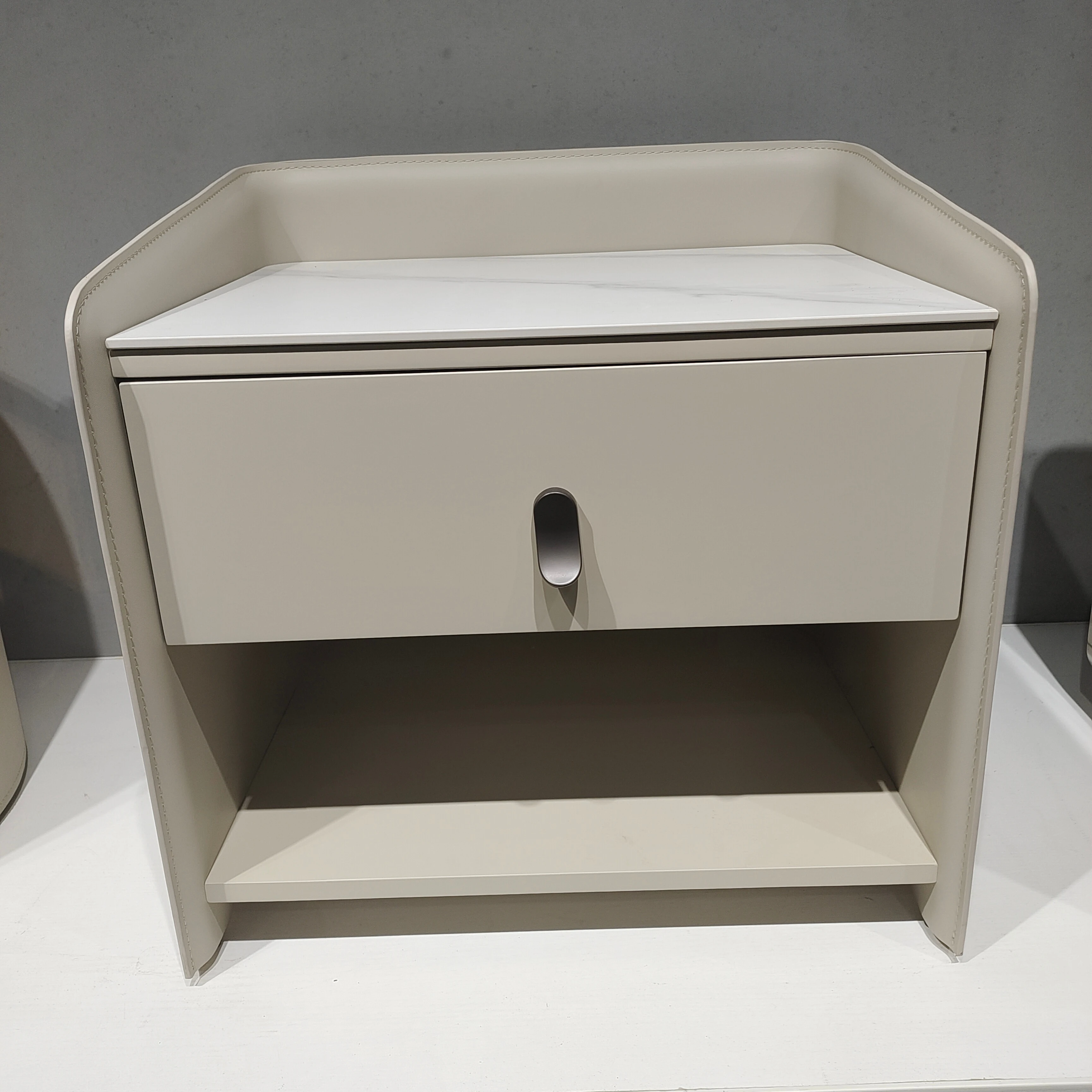 

Modern Cover Nightstand with Wooden Frame Bedside Bedroom Furniture for Home for Apartments