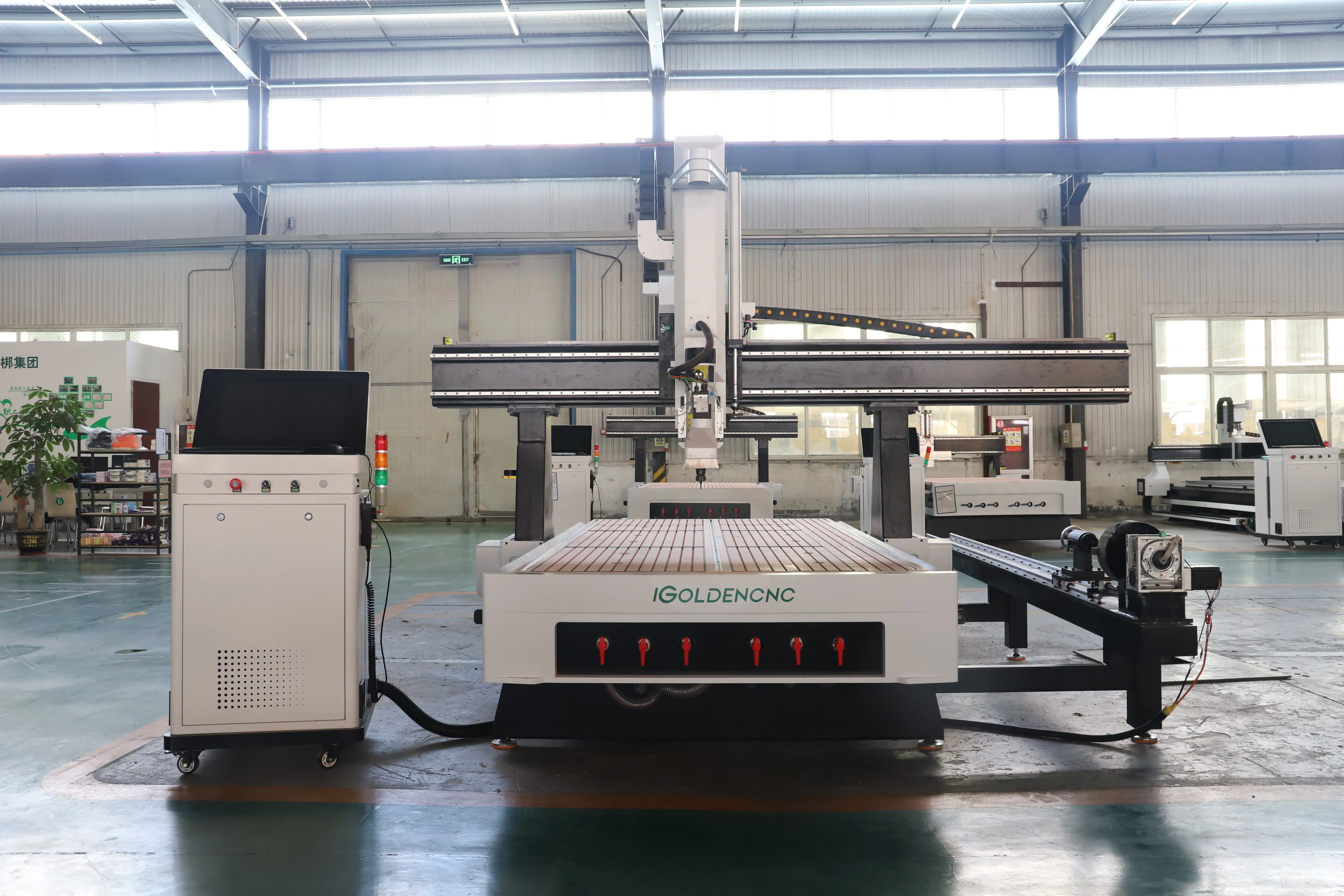 Furniture CNC Router for Wood Cabinet Making with Automatic Tool Changing and Precision Cutting