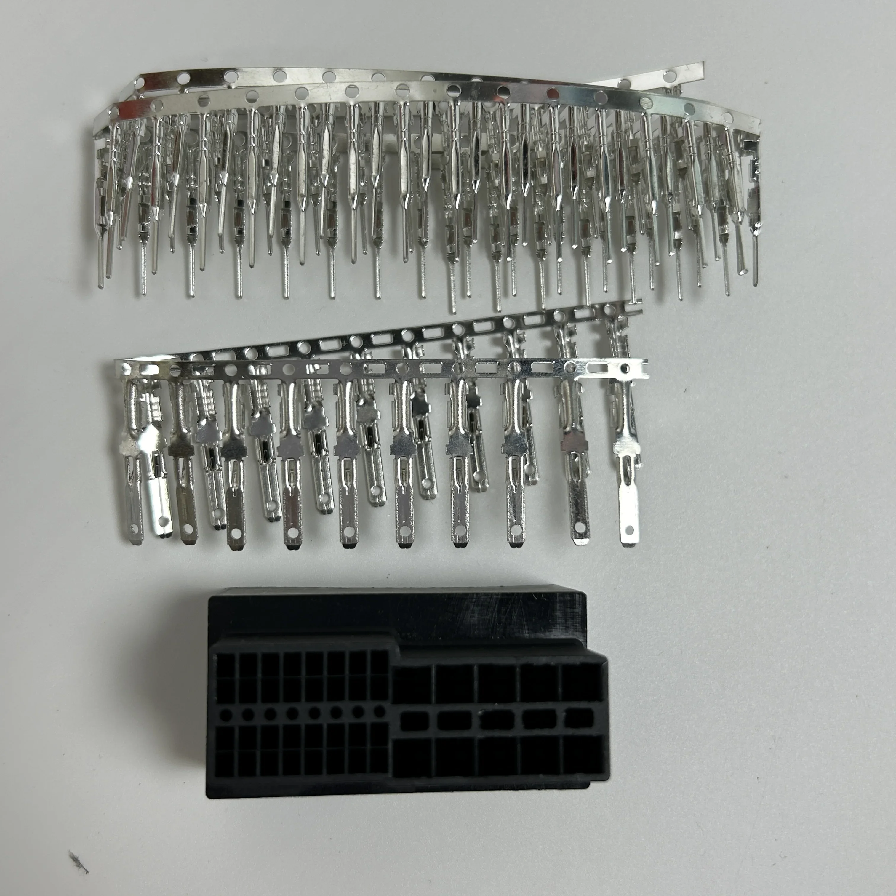 42p-stekker E90 E53 eindversterker Mannelijke en vrouwelijke Harman hifi eindversterkerstekker