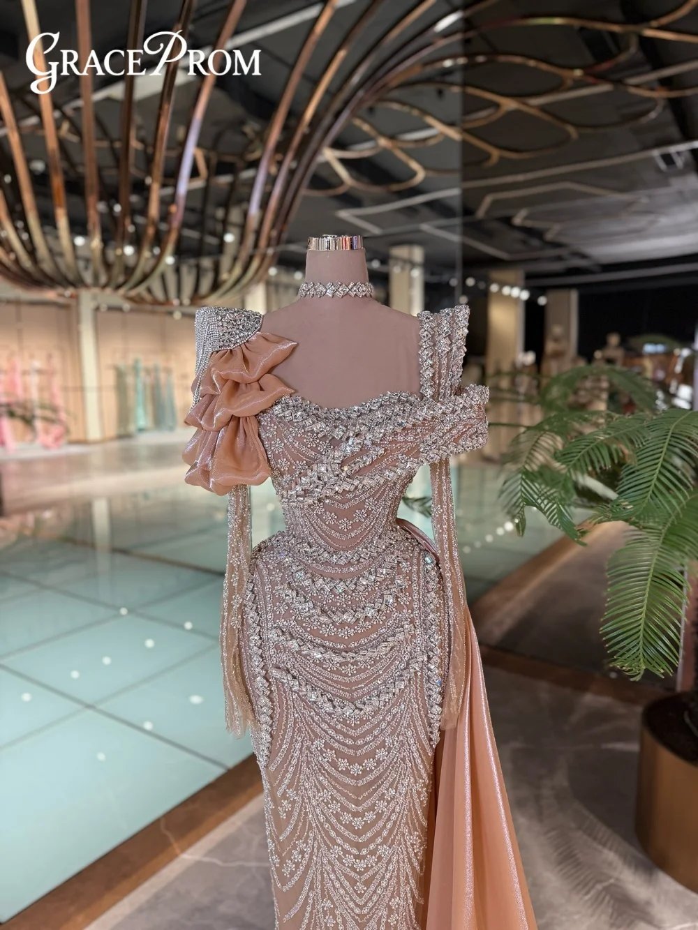 

Luxurious Long-Sleeved Evening Dress Graceful Sweetheart Crystal Evening Gown Classic 3D-Flower Floor-Length Party Gown