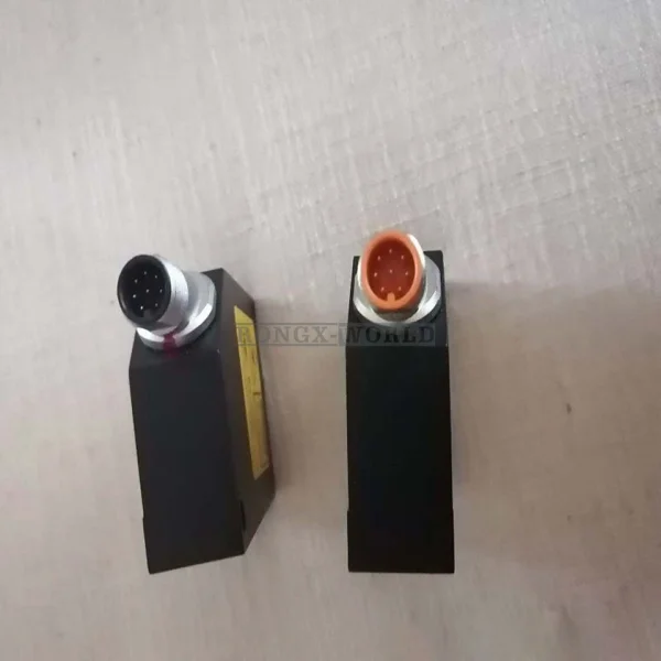 

Новый лазерный датчик дальности Oadm 20i6572s14f Совершенно новый оригинальный точечный Plc