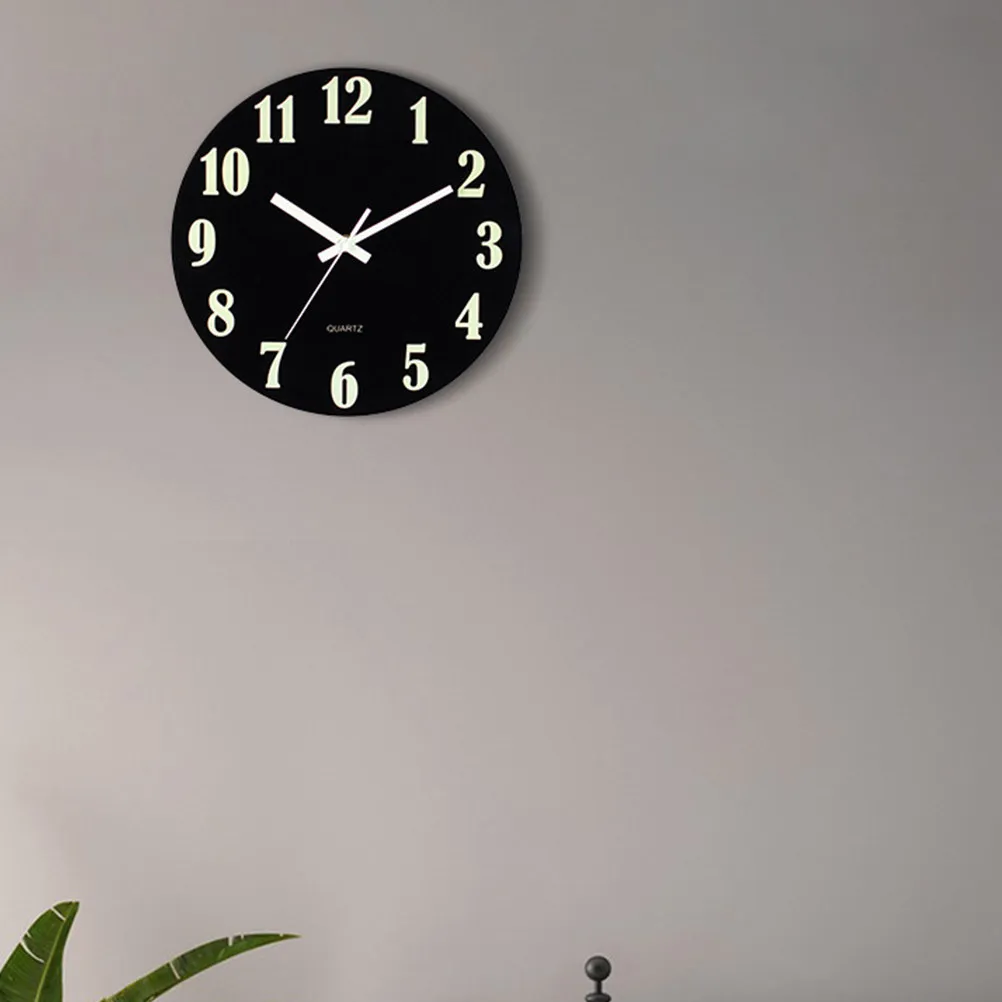 

Настенные часы The Dark Wall Clock с большими цифрами, круглые, современные, светящиеся, для спальни, гостиной, кухни, прихожей